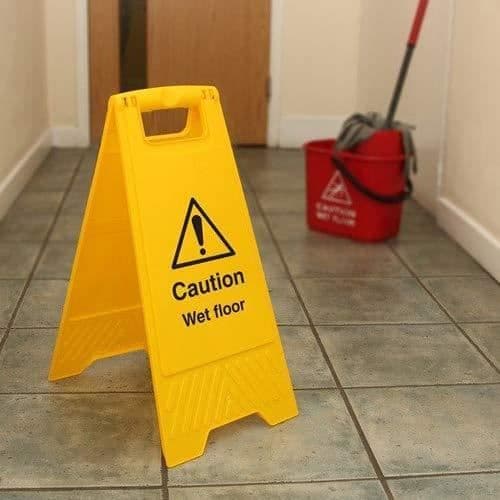 V Säkerhet Vsäkerhetsgolvskylt med 'Caution Wet Floor' Gul - AF001AU-AF