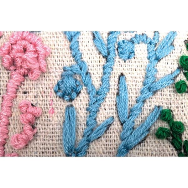 Broderikit - Blommor och gräs - 13,5 cm - Färgglad - Inkluderar: ram, nål, tyg, trådar