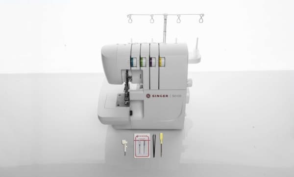 SINGER S0105, Valkoinen, Saumauskone, Overlock, 1300 RPM, Vaihtuva, Sähkö