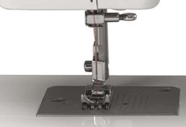 Singer Tradition 2250 - 7 sting / 4 trins knaphul
