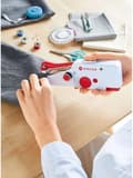 Miniatyrbillede 3 af 3: SINGER Stitch Sew Quick Mini mekanisk symaskine AA Batteri Hvid