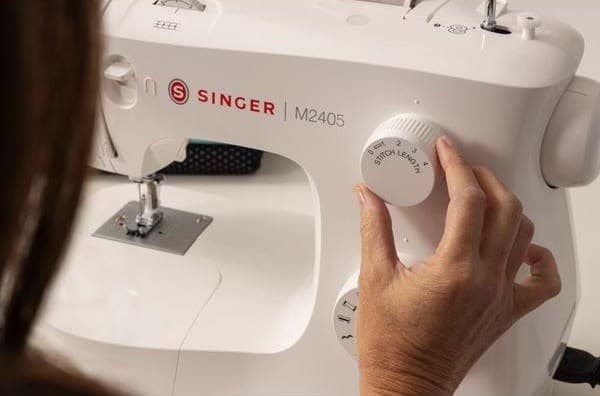 SINGER M2405 Mekanisk symaskine 70 W Hvid