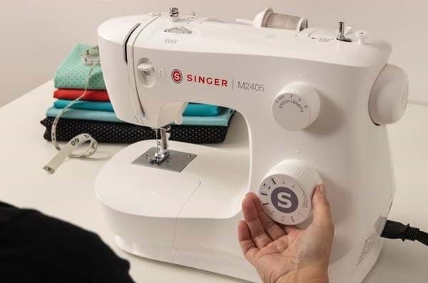 SINGER M2405 Mekanisk symaskine 70 W Hvid