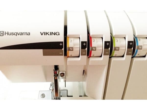 Husqvarna Viking Huskylock S15 Overlock
