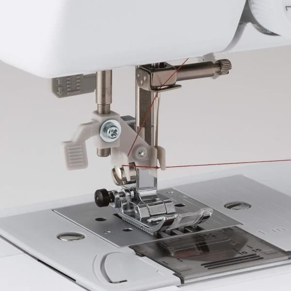 Mekanisk symaskin - BROTHER RH-137 - 6 matare - 37 syfunktioner