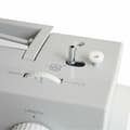 Pikkukuva 2 / 5: Ompelukone Singer SMC4423