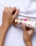 Miniatyrbild 3 av 3: Rimmel Sun Shimmer Gradual Tan and Toning 4in1 Lotion
