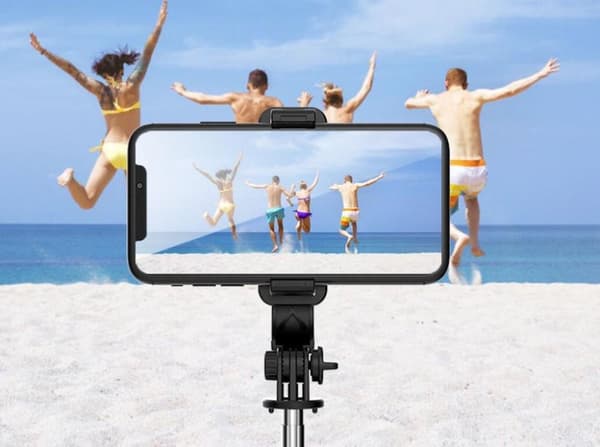 Langaton Bluetooth Selfie Stick valolla