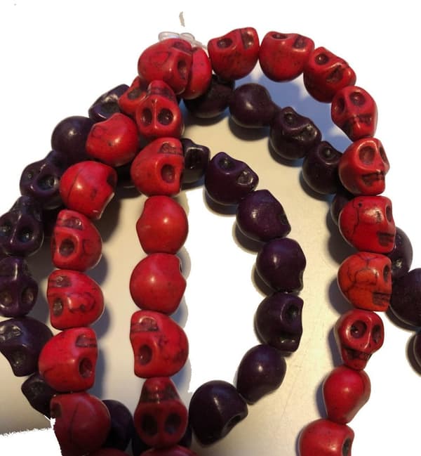 64 döskalle howlite sten pärlor blå gul