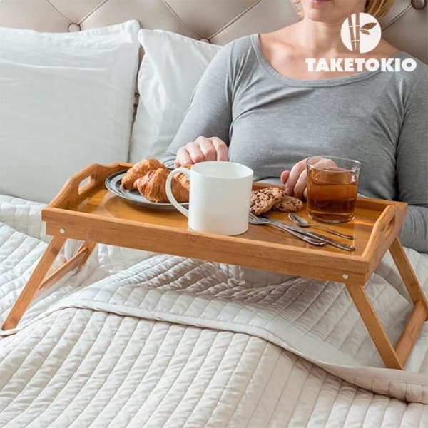 Måltidsbricka med hopfällbara ben till frukost på sängen * Material: bambu * Brickmått: 50 x 30 cm * Fötter: 21 cm Fo...
