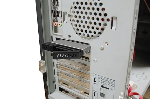 Chieftec CMR-125, Liitinpaneeli, Musta, Metalli, 9.5 mm, HDD, SATA