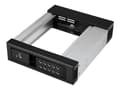 Pikkukuva 2 / 5: StarTech.com HSB1SATSASBA, 13,3 cm (5.25"), Liitinpaneeli, 10000 GB, 3.5", SATA, Serial ATA II, Serial ATA III, Serial Attached SCSI (SAS), Musta