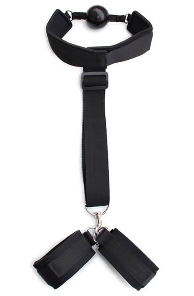 Fetish Addict Gag Ball With Hand Cuff Suukapula käsiraudoilla