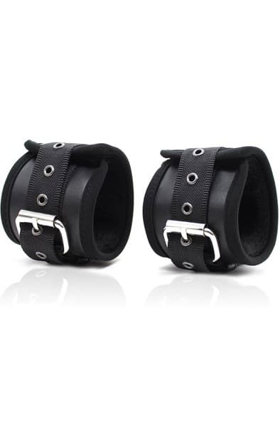 Leather Handcuffs With Big Hoops Black Håndjern