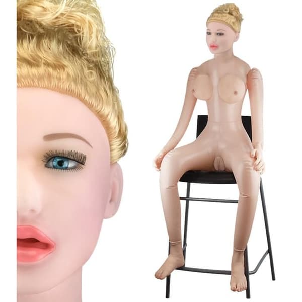 Sexdocka sitter lockigt blondin Marylin