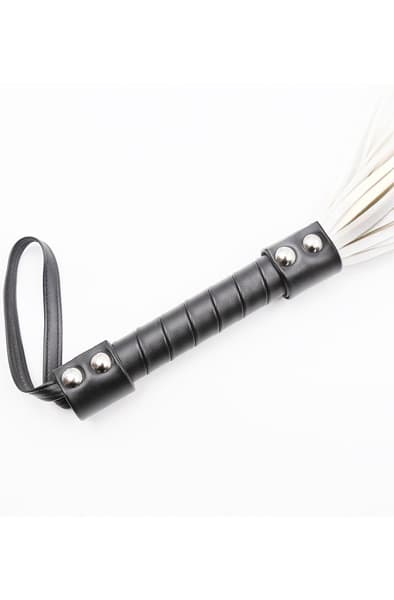 Double Rivet Flogger 44 cm Flogger
