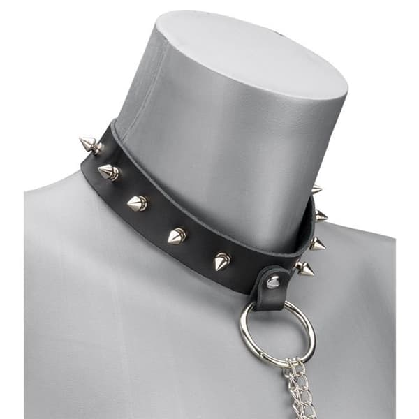 BDSM-krage med spikar och nippis med nitar