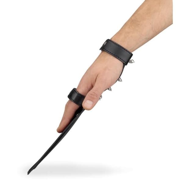 Martinet - Ej specificerad - Svart - Syntetläder - Metallspikar - Justerbar