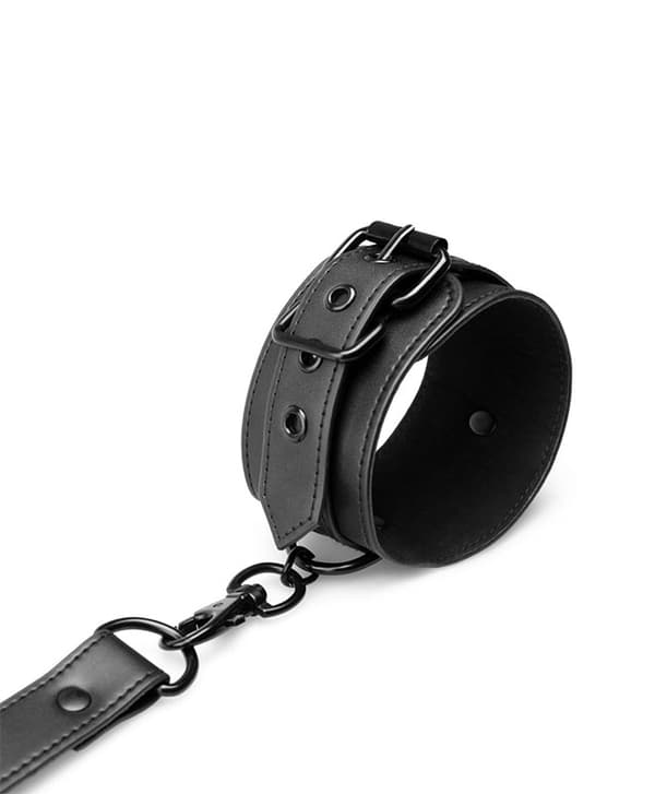Bedroom Fantasies Hogtie-sett m/ Hånd- og Ankeljern