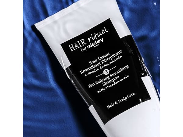 Sisley Hair Rituel Revitalizing Smoothing Shampoo With Macadamia Oil smoothing shampoo 200ml