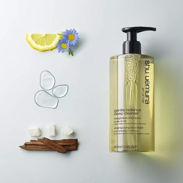 SHU UEMURA Deep Cleanser Gentle Radiance Shampoo 400ml glans och lätthet i håret.