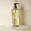 Miniatyrbild 2 av 4: SHU UEMURA Deep Cleanser Gentle Radiance Shampoo 400ml glans och lätthet i håret.