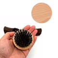 Miniatyrbild 2 av 4: SHOP-STORY - Hårboxen/hårboxarna innehåller skäggkam + skäggborste + frisörförkläde + skäggväxtpenna