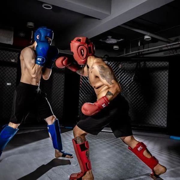 UFC-förstärkta ben- och fotskydd - svart - storlek S