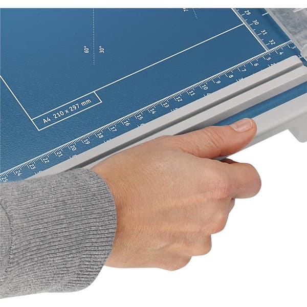 Dahle 502 Pappersskärare A4 Max. antal blad (70g/kvm) skärarbete: 8 Papper