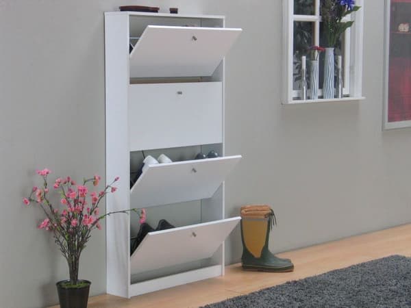 Escape skoskap med 4 dører bredde 75 cm, høyde 148 cm hvit.