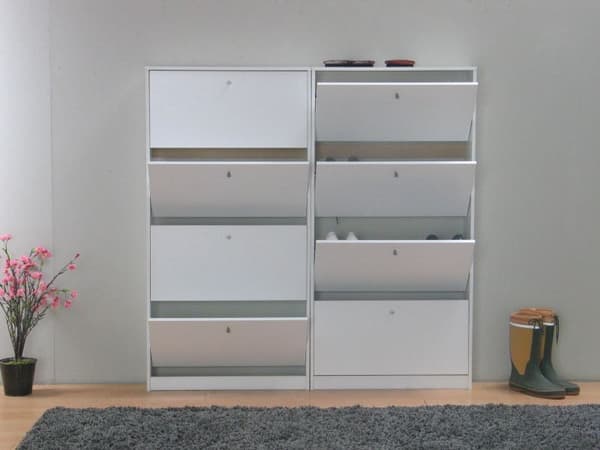 Escape skoskap med 8 dører bredde 150 cm, høyde 148 cm hvit.