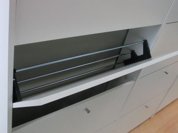 Escape skoskap med 8 dører bredde 150 cm, høyde 148 cm hvit.