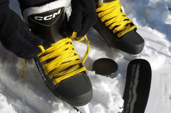 Platta skosnören i vaxad bomull för hockeyskridskor 305 cm