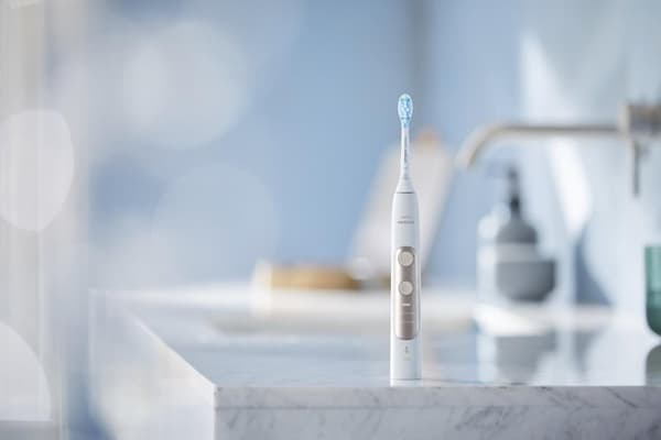 Philips HX9611/19 Expertclean 7300, vit, inkl. reseväska, dubbelpack elektrisk tandborste med ljudteknik, tryckkontroll (HX9611/19)