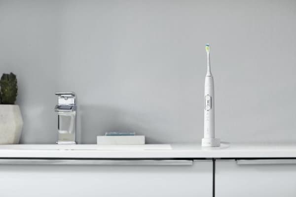 Philips elektrisk tandborste, ovalt borsthuvud, ljudvågsrengöringssystem, trycksensor, borsthuvud (HX6877/28)