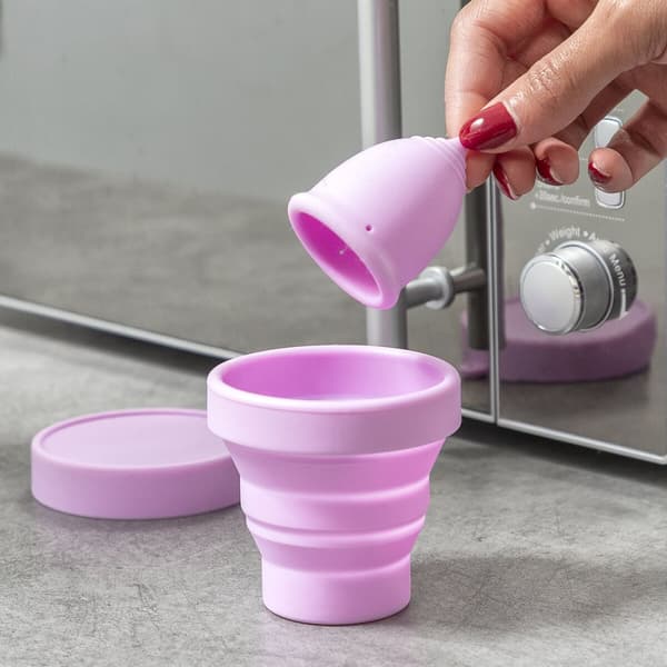 Menstruationskop med Tilbehør Kuppy InnovaGoods - Bæredygtigt alternativ for kvinders sundhed og miljøvenlig menstruationsbeskyttelsesløsning.