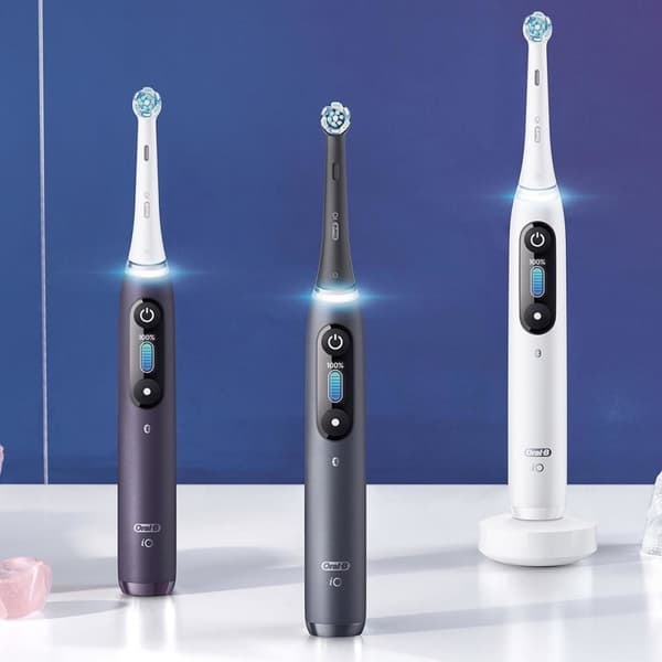 Oral-B iO serie 8 sort onyx elektrisk tandbørste