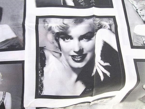 Duschdraperi, Marilyn Monroe