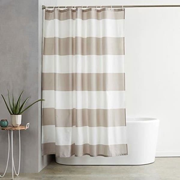 AmazonBasics duschdraperi med krokar - 72 x 72 tums grå rand