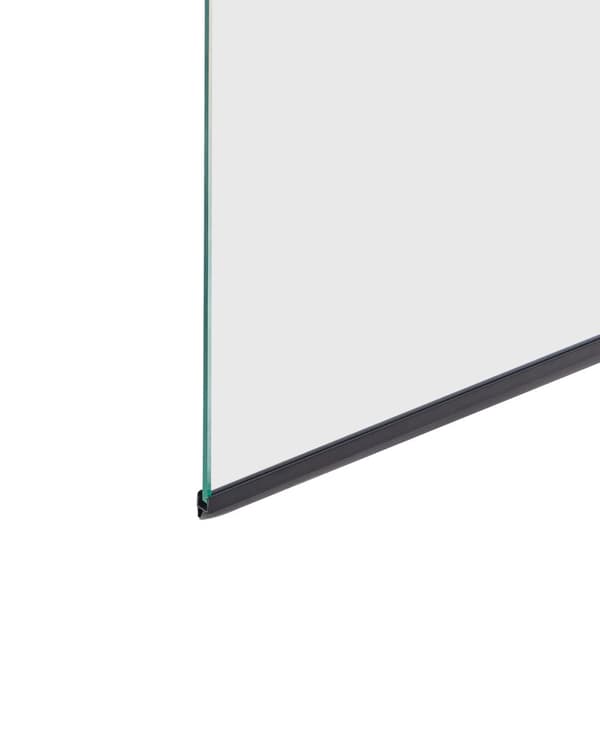 Bruseafskærmning i forkromet aluminium med transparent hærdet glas 140 x 80 cm Justerbar vippe funktion i Minimalist skandinavisk design