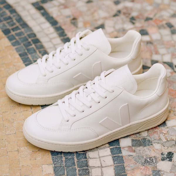 Veja V-12 Leather Skor Vit EU 39 Kvinna