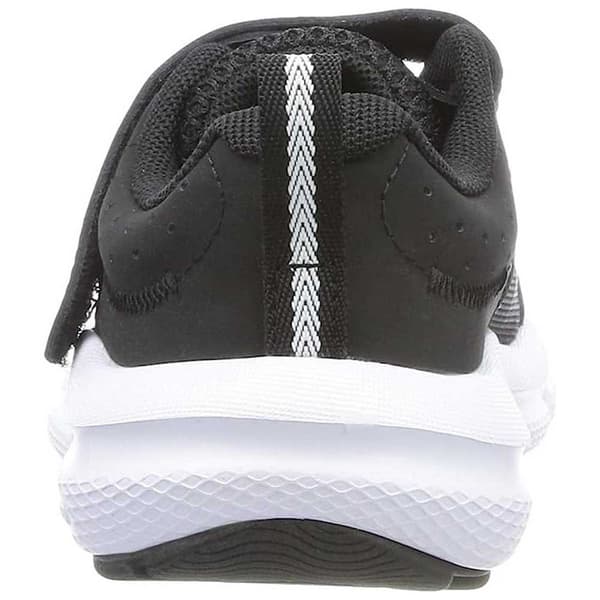 Under Armour Lenkkitossut Assert 10 Ac Musta EU 28 Poika