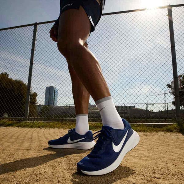 Nike Revolution 7 Skor  EU 41 Man