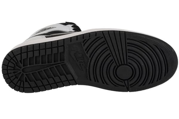 Air Jordan 1 Mid Retro DZ5485-010, Man, Sneakers, svart