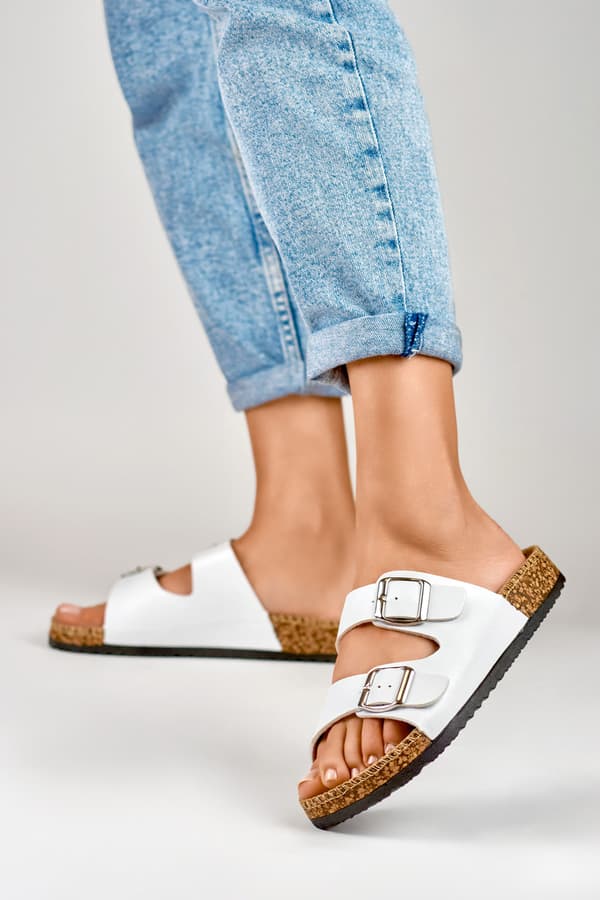 Vita bekväma flipflops för dam 37