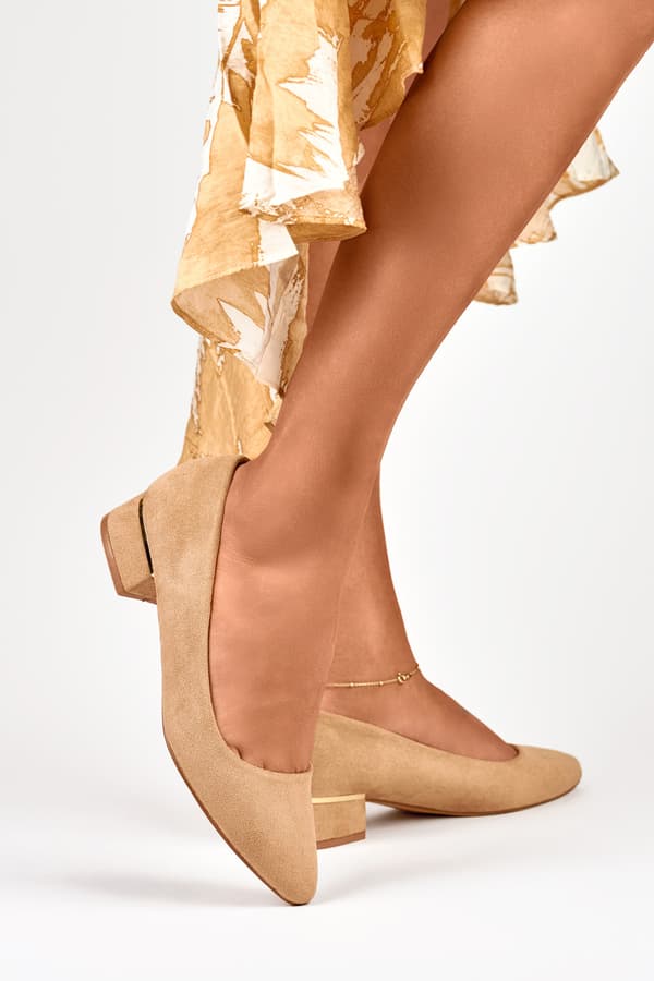 Beige pumps med lav hæl 37