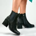 Miniatyrbild 7 av 7: Klassiska ankelboots i svart mocka med blockklack Blaise 40