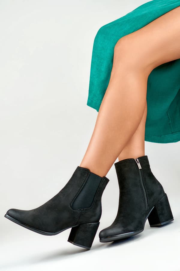 Klassiska ankelboots i svart mocka med blockklack Blaise 40