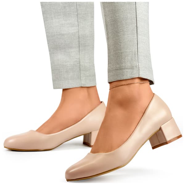 Beige matalakantaiset pumput pyöreäkärkiset pumput 37
