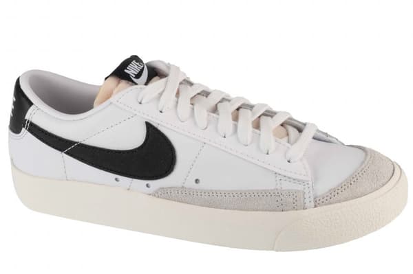 Nike W Blazer Low 77 DC4769-102, Kvinna, Plimsolls, vit
